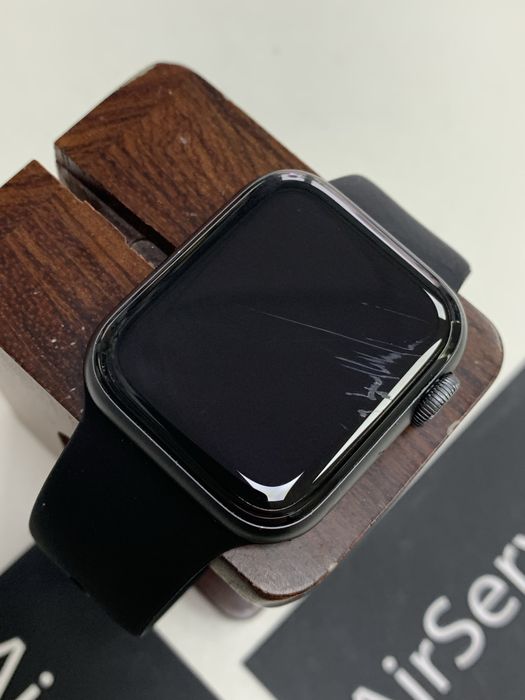 Оригінальні  apple watch series 6 40 mm space gray