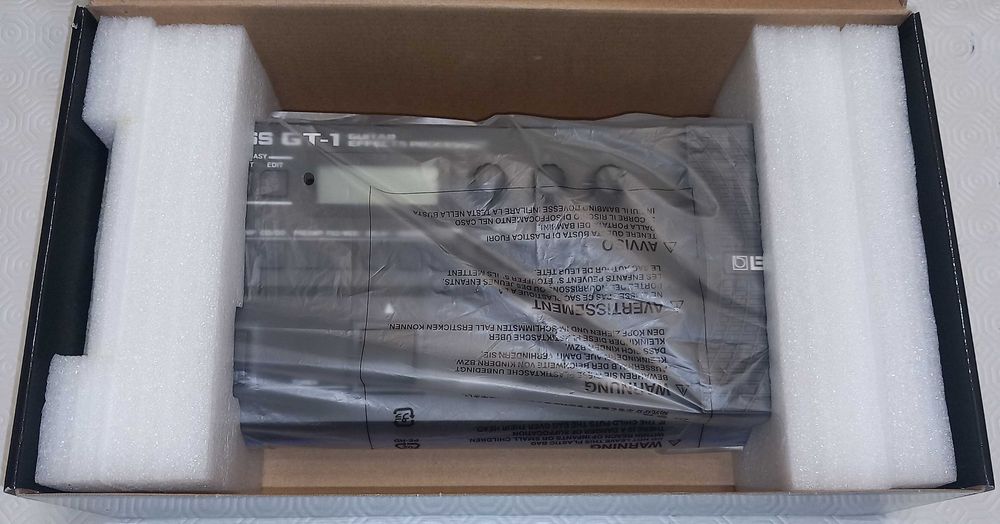 BOSS GT-1 pedaleira multi-efeitos (como nova)