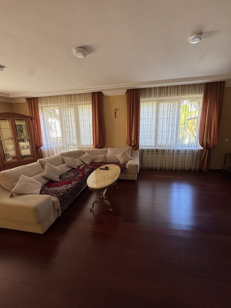 Ексклюзивна квартира 205 м² з терасою і гаражем, центр Львова