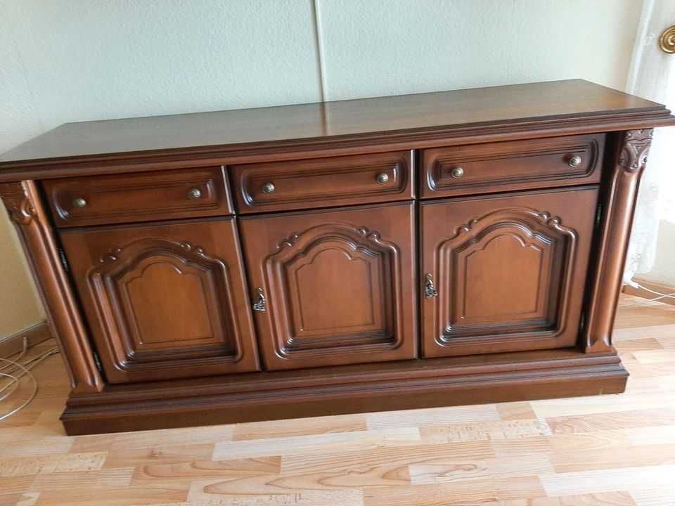 Piękny komplet mebli komoda witryna zawieszana orzech