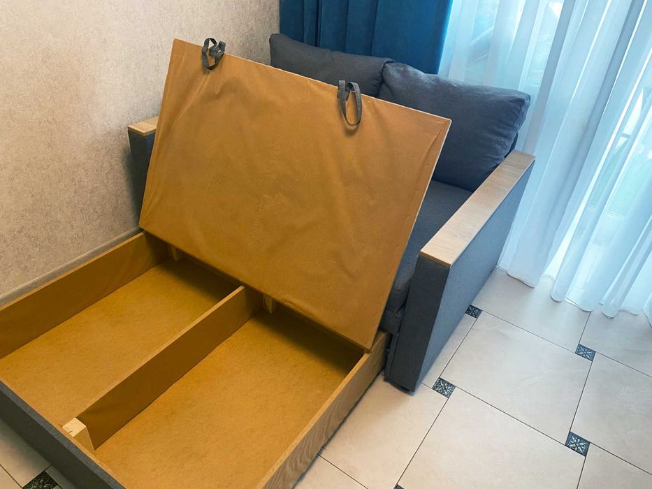 Продам диван-крісло Якісний Сірий, 142×101 см, в Гарному стані