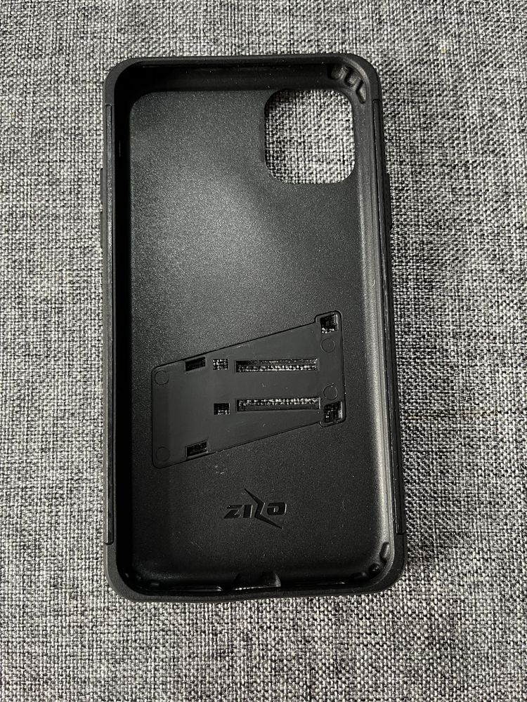 Etui pancerne obudowa do IPhone 11 Zizo Bolt z dodatkami