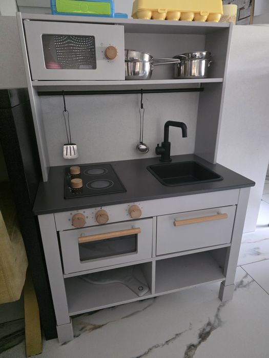 Kuchnia Ikea z wyposazeniem