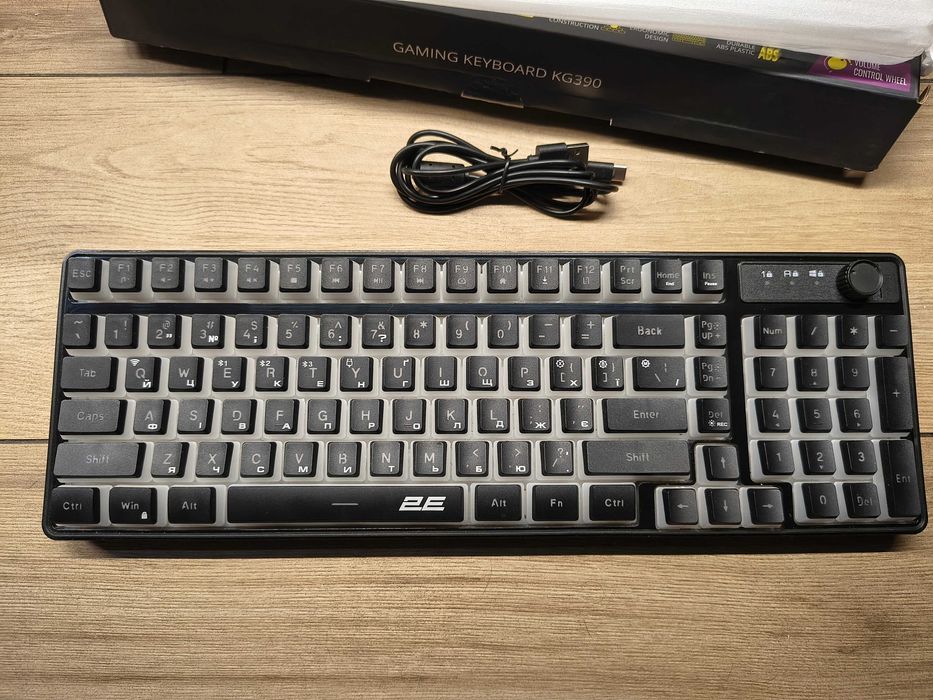 набір з ігрової клавіатури 2e KG390 та ігрової миші 2e MG360 WL