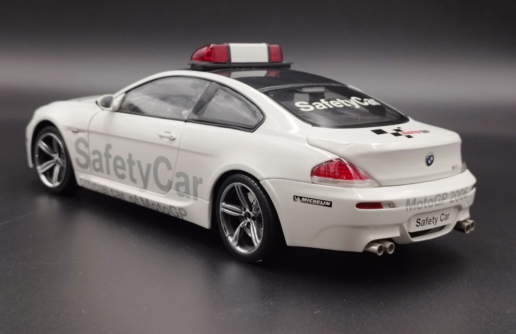 1:18 Kyosho BMW M6 Moto GP 2006 Safety Car Model uszkodzony