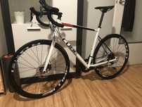 Rower szosowy cube attain pro disc 58cm
