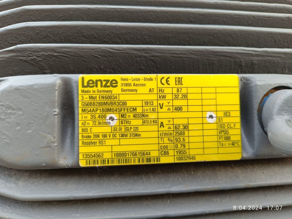 Motoreduktor 73 obr 32kW 4033 Nm 472kg Lenze