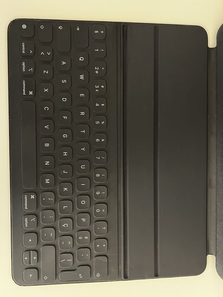 iPad Keyboard Folio 12.9