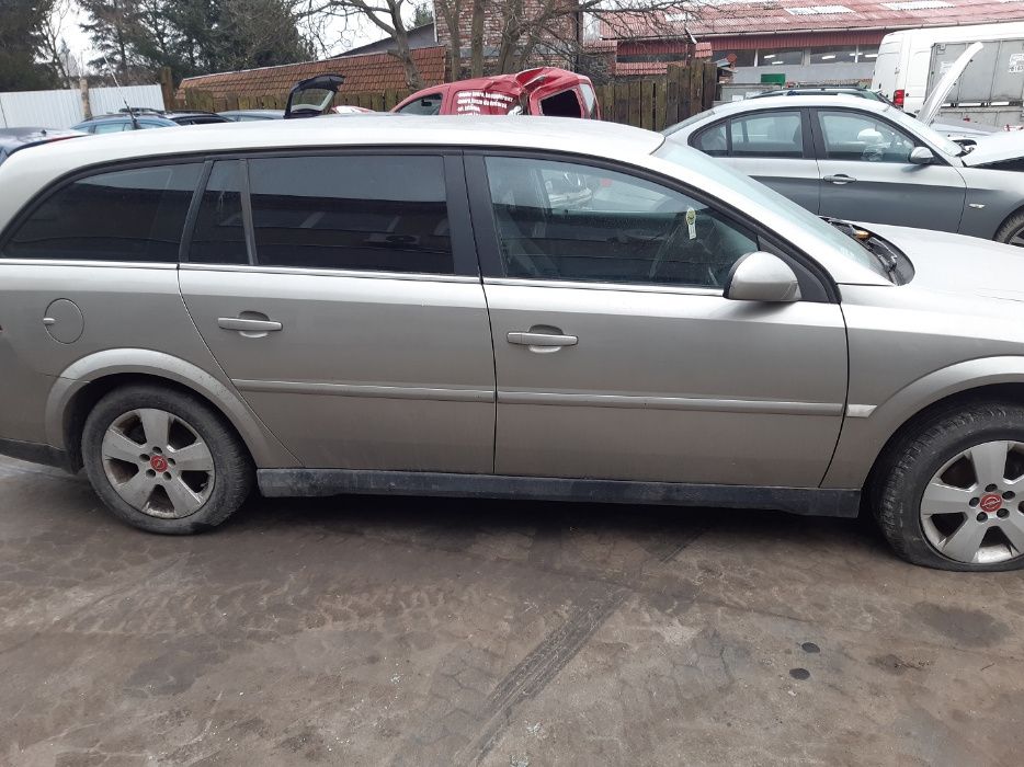 Vectra C 2.2 DTI kombi - drzwi prawe Z158