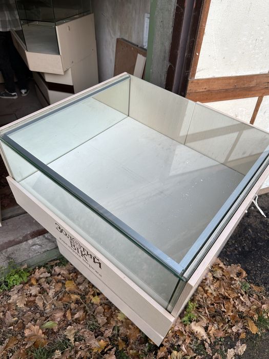 Продам шафи/ полиці для ювелірних фиробів