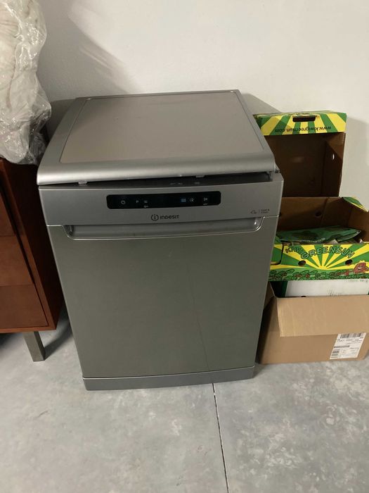 Máquina de lavar loiça como nova