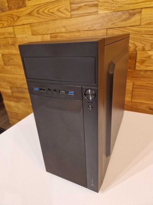 Intel 9400f BeQuiet 650W HyperX Fury 16GB Radeon RX570 SSD 500GB Wi-Fi