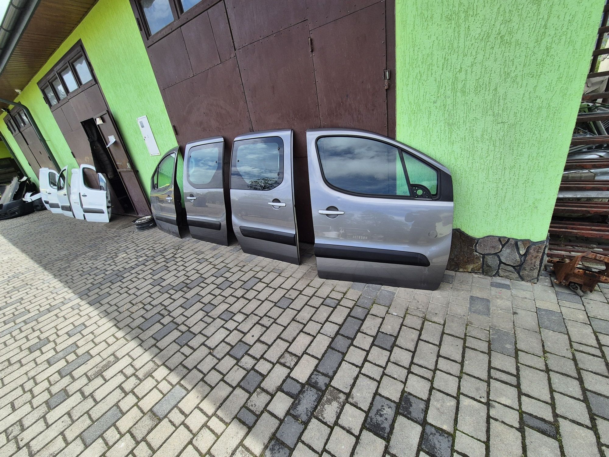 Двері Citroen Berlingo,Peugeot Partner B9 від 2008 року.