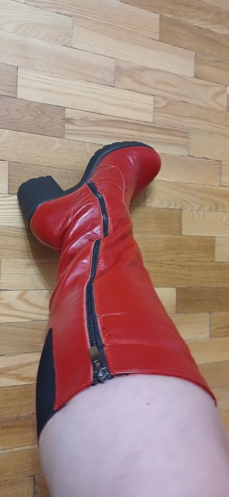 Сапоги женские кожаные.