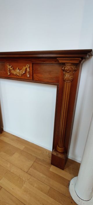 Kominek. Konsola. portal kominkowy/ Drewniany