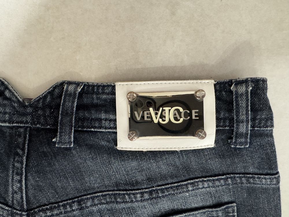 Оригінальні джинси versace