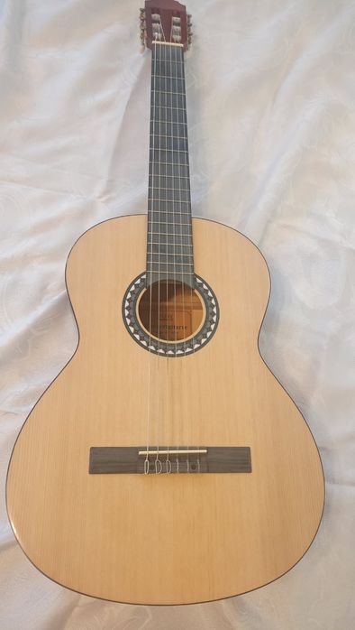 Gitara klasyczna firmy Pure Gewa + akcesoria