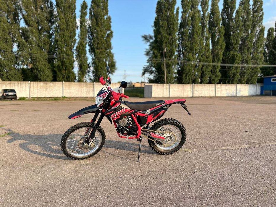 26к.с, 172Двигун, Повітря, 5КПП - мотоцикл BSE J10 250