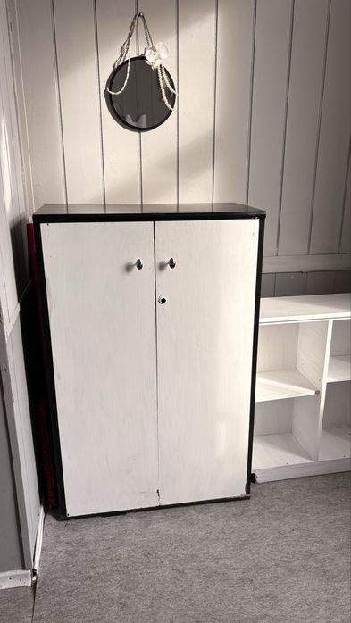 Розпродаж меблів у студію краси б/у. Полтава