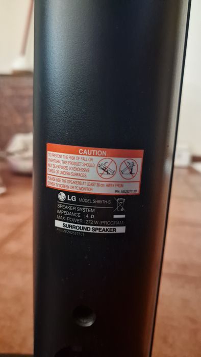 2 Colunas LG (altas) e subwoofer