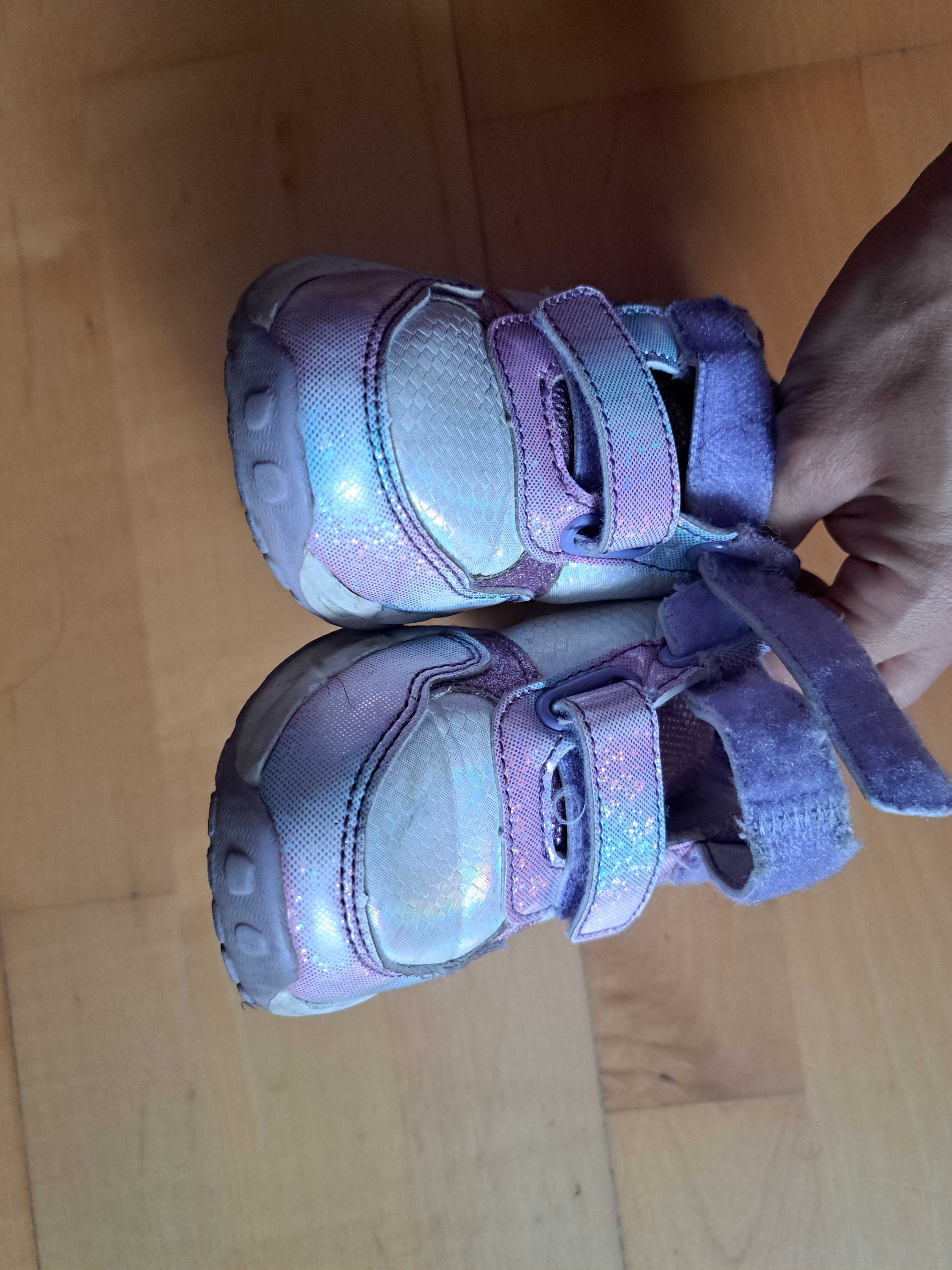 Buty trampki i sneakersy r. 28/29