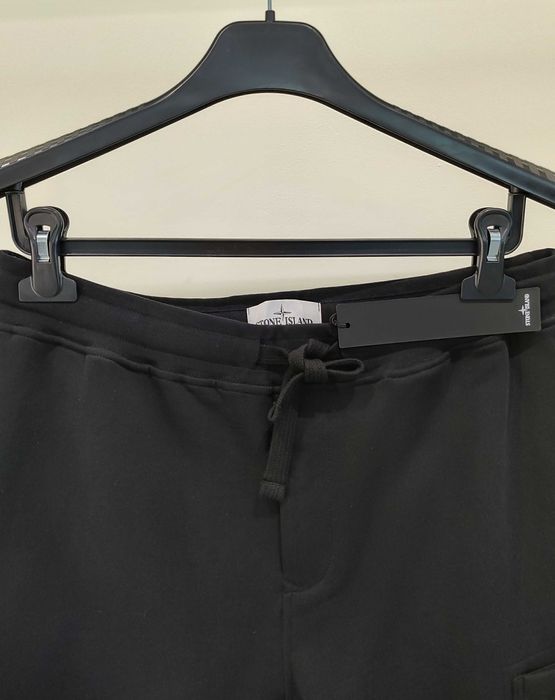 Бермуди STONE ISLAND 64651 Garment-Dyed Cotton Shorts Black SI0167-BK