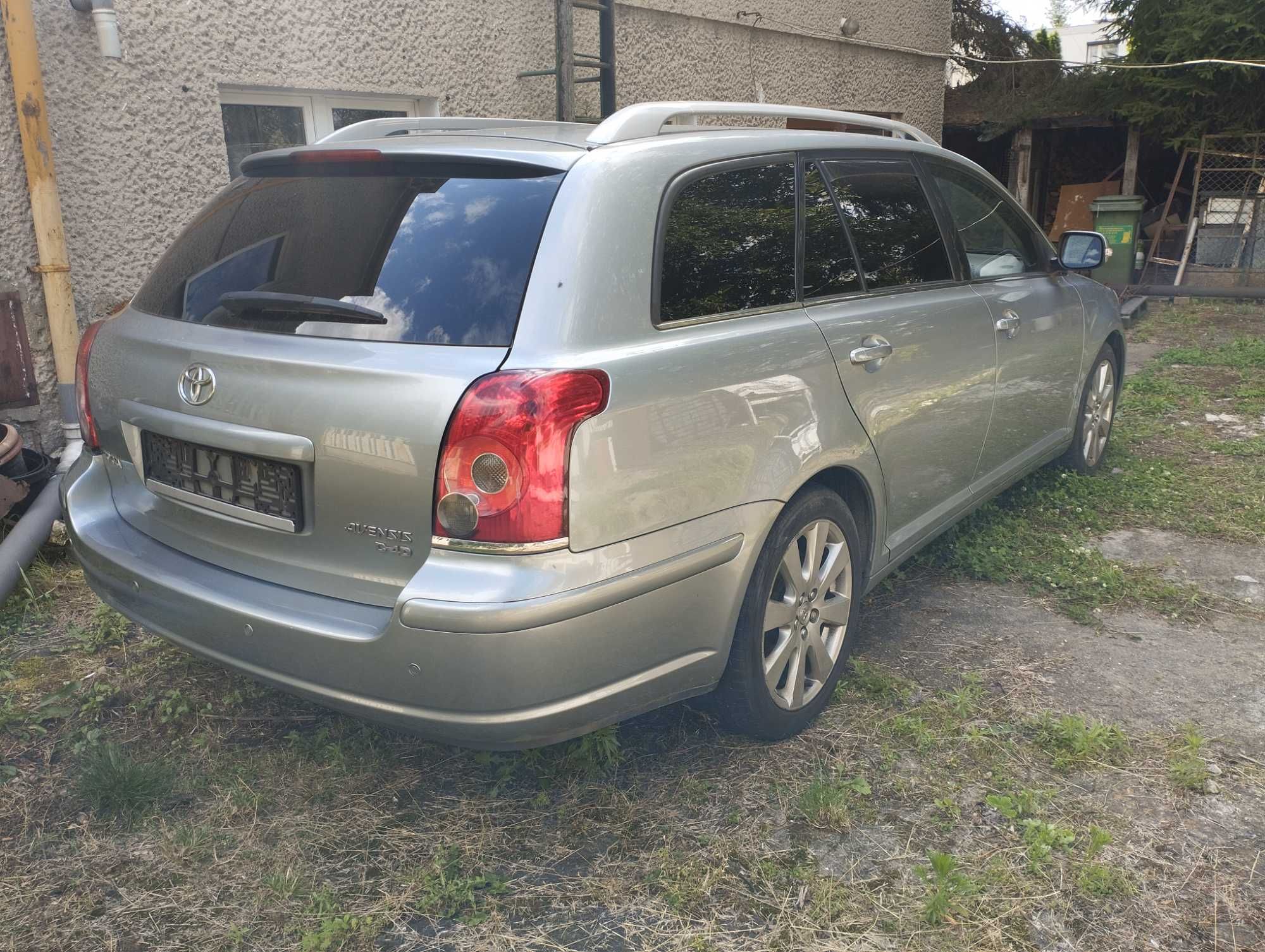 Avensis t25 2.0 d4d na części kolor 1f8
