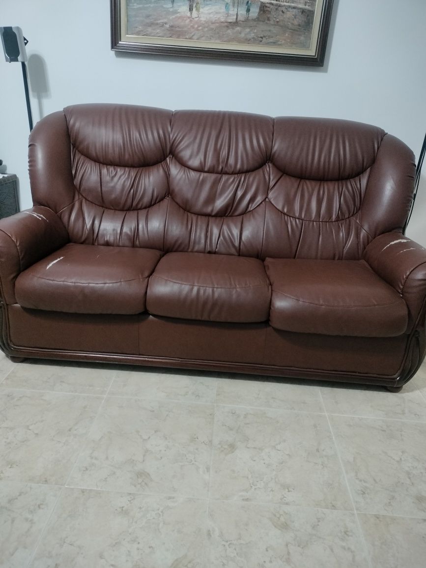 1 Sofá e 2 poltronas antigas