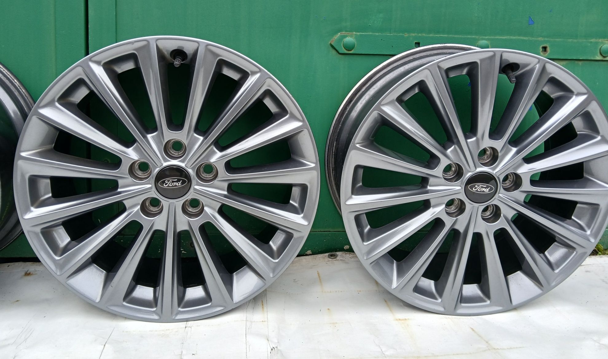 Felgi aluminiowe 17' 5x108  Ford  oryginał  -grafit 
Felgi