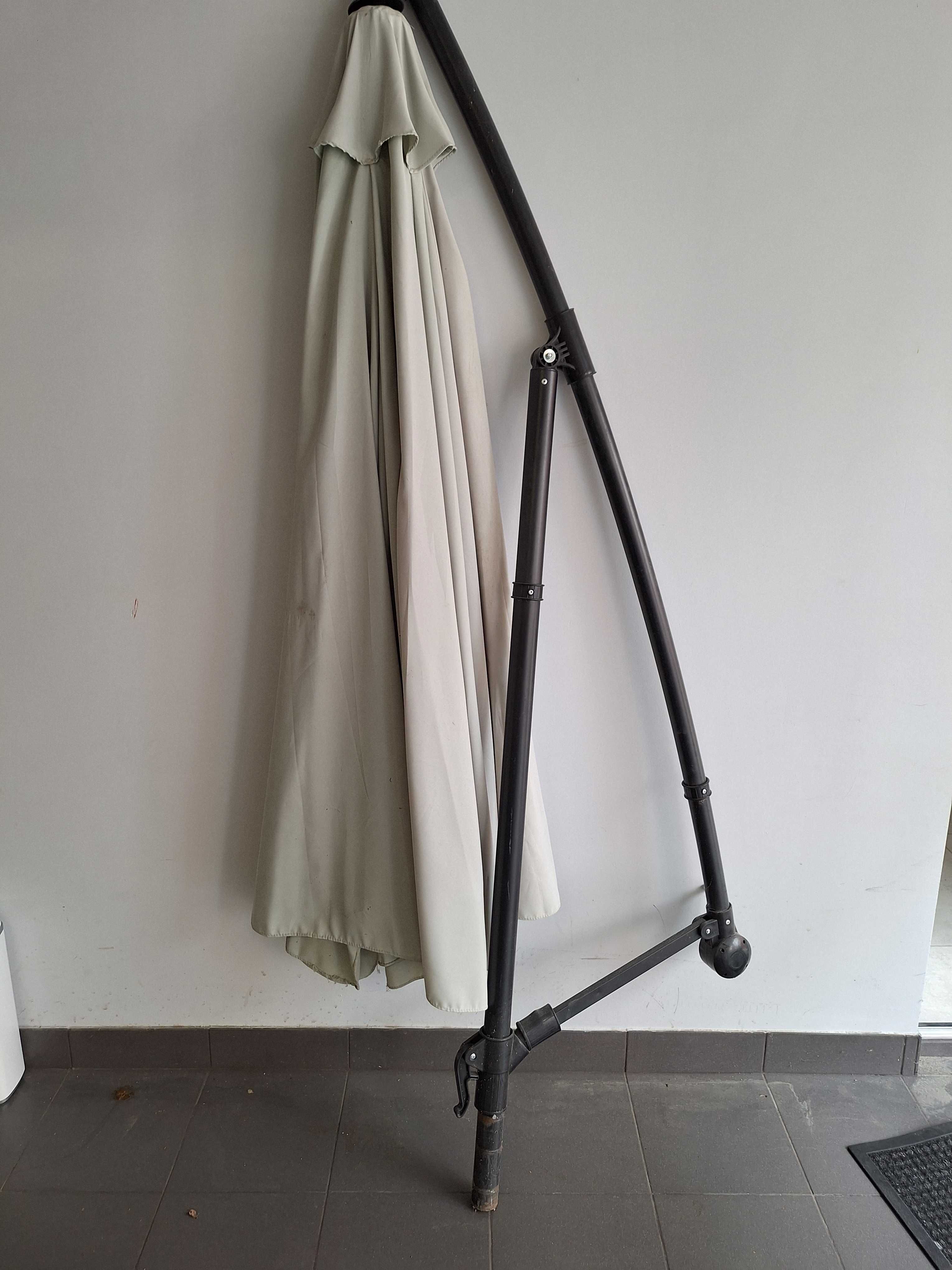 Parasol wiszący ogrodowy