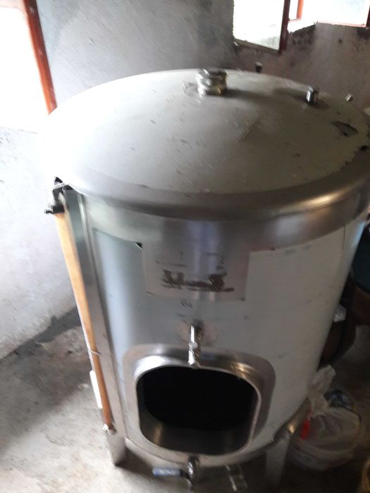 Esmagador de uvas manual antigo