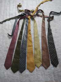 Krawaty różne kolory