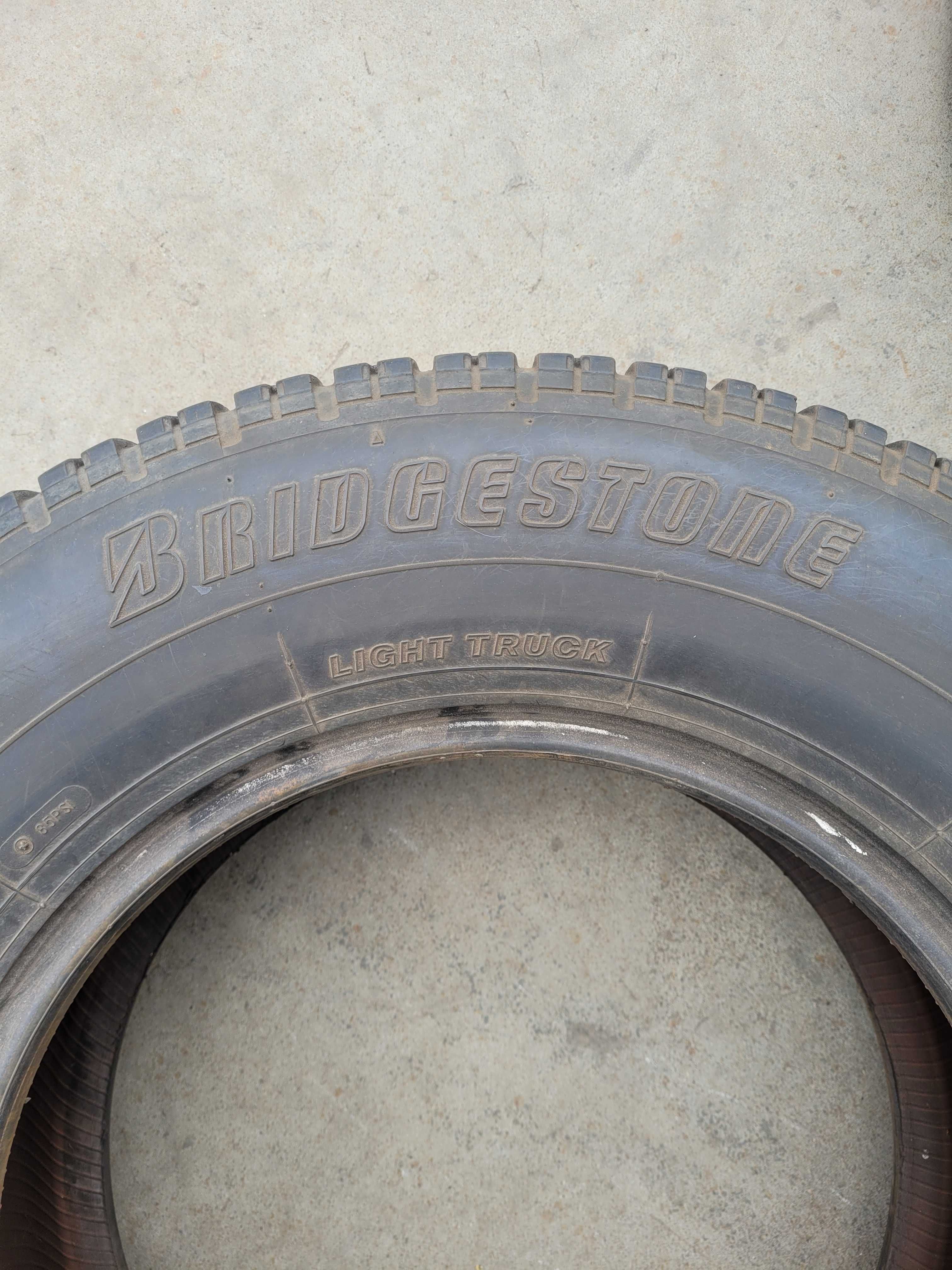 Opona do busa Bridgestone 225/75R16