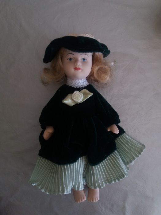 Bonecas porcelana pequenas