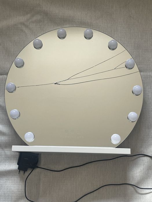 Espelho com LED para Maquilhagem - necessita reparação