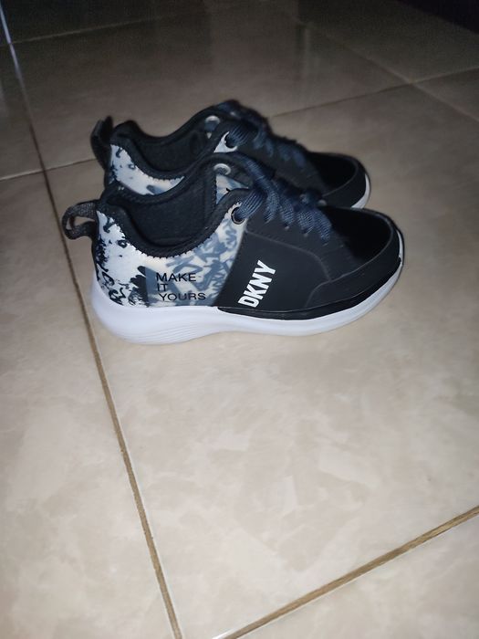 Дитячі кросівки DKNY Scenic Lace Up Sneaker.