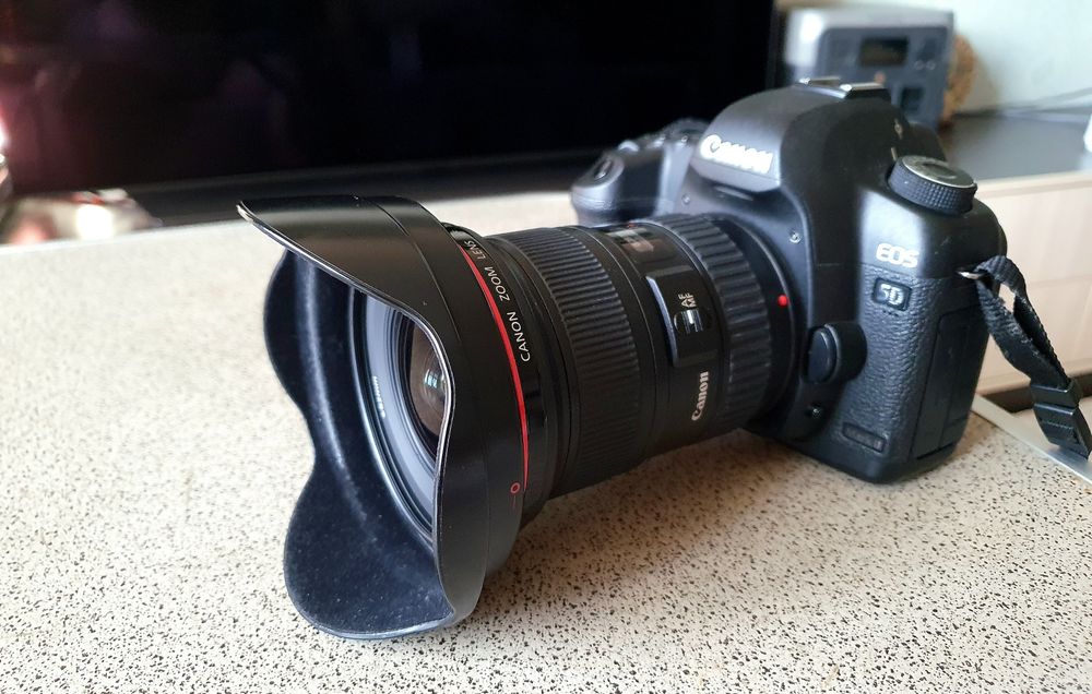 Об'єктив Canon EF 16-35mm f/2.8L II USM