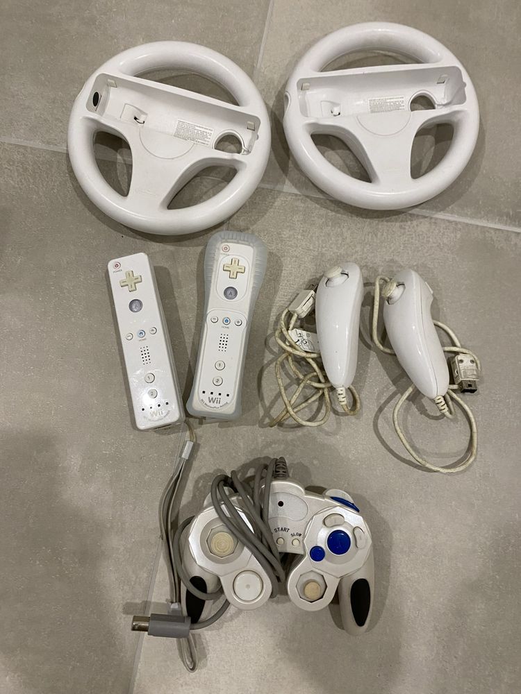 Vendo 2 Wii’s com diversos jogos e acessorios