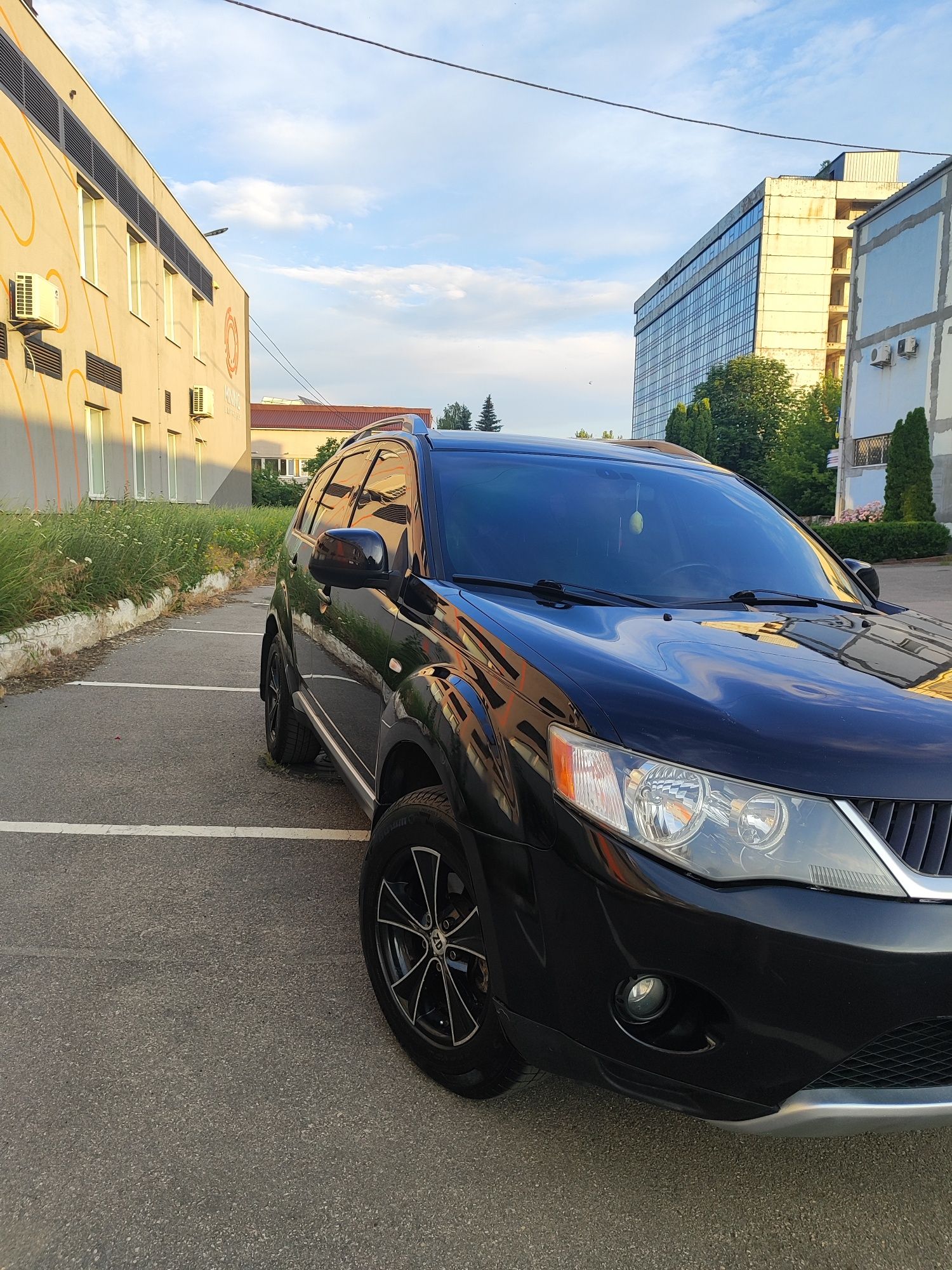 Автомобіль Mitsubishi Outlander