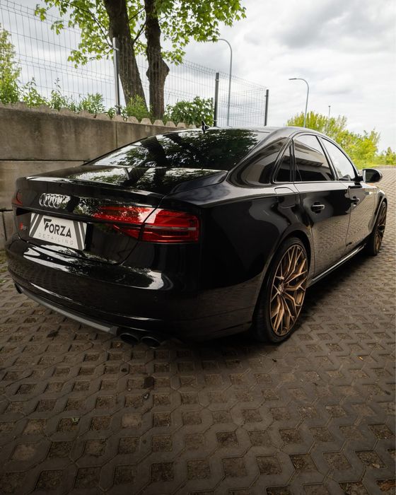 Auto do ślubu Audi S8