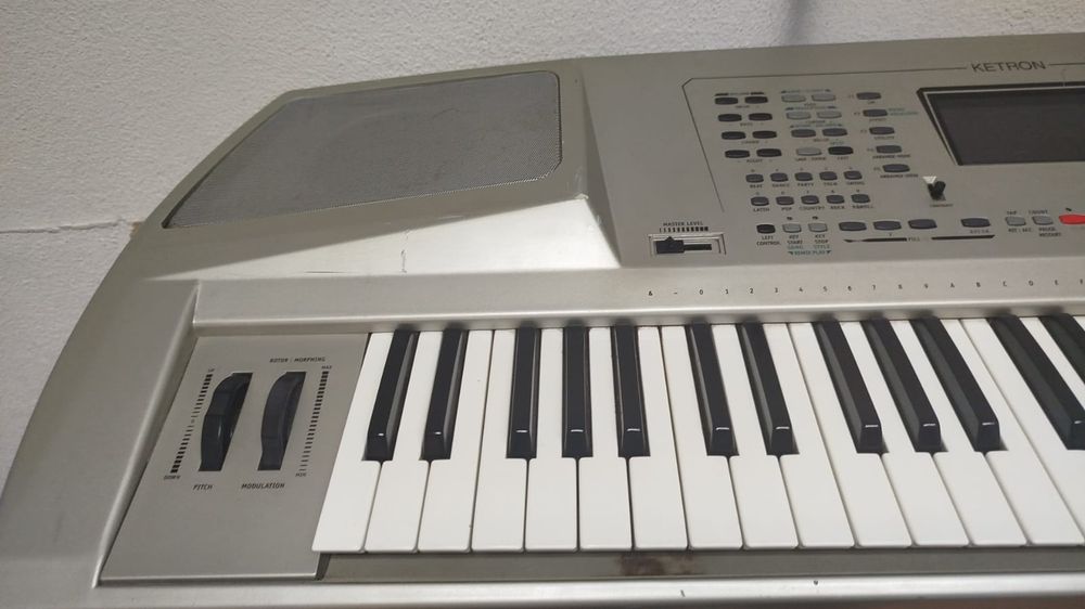 Teclado de arranjador, o Ketron XD9