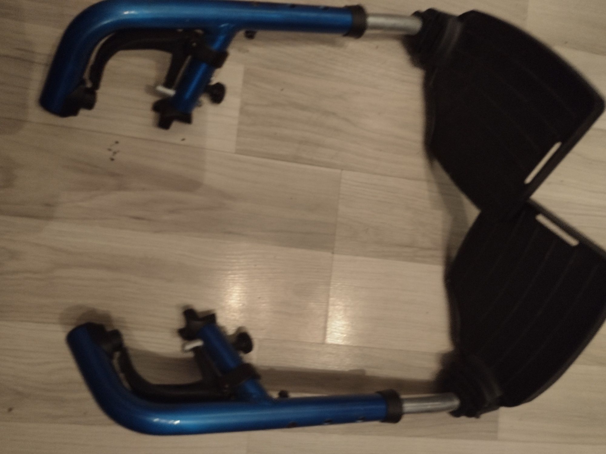 Podnóżki do wózka inwalidzkiego V500 active