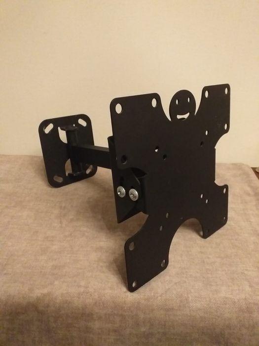 Кріплення для телевізора поворотне.