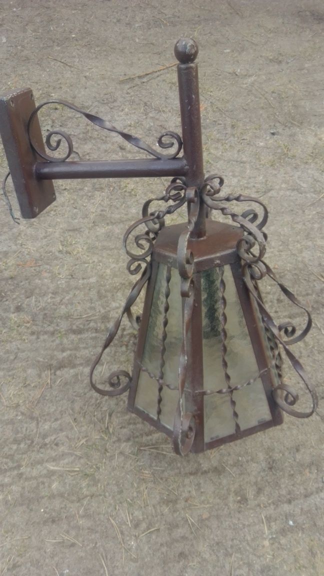 Stary pięknie ręcznie robiona lampa