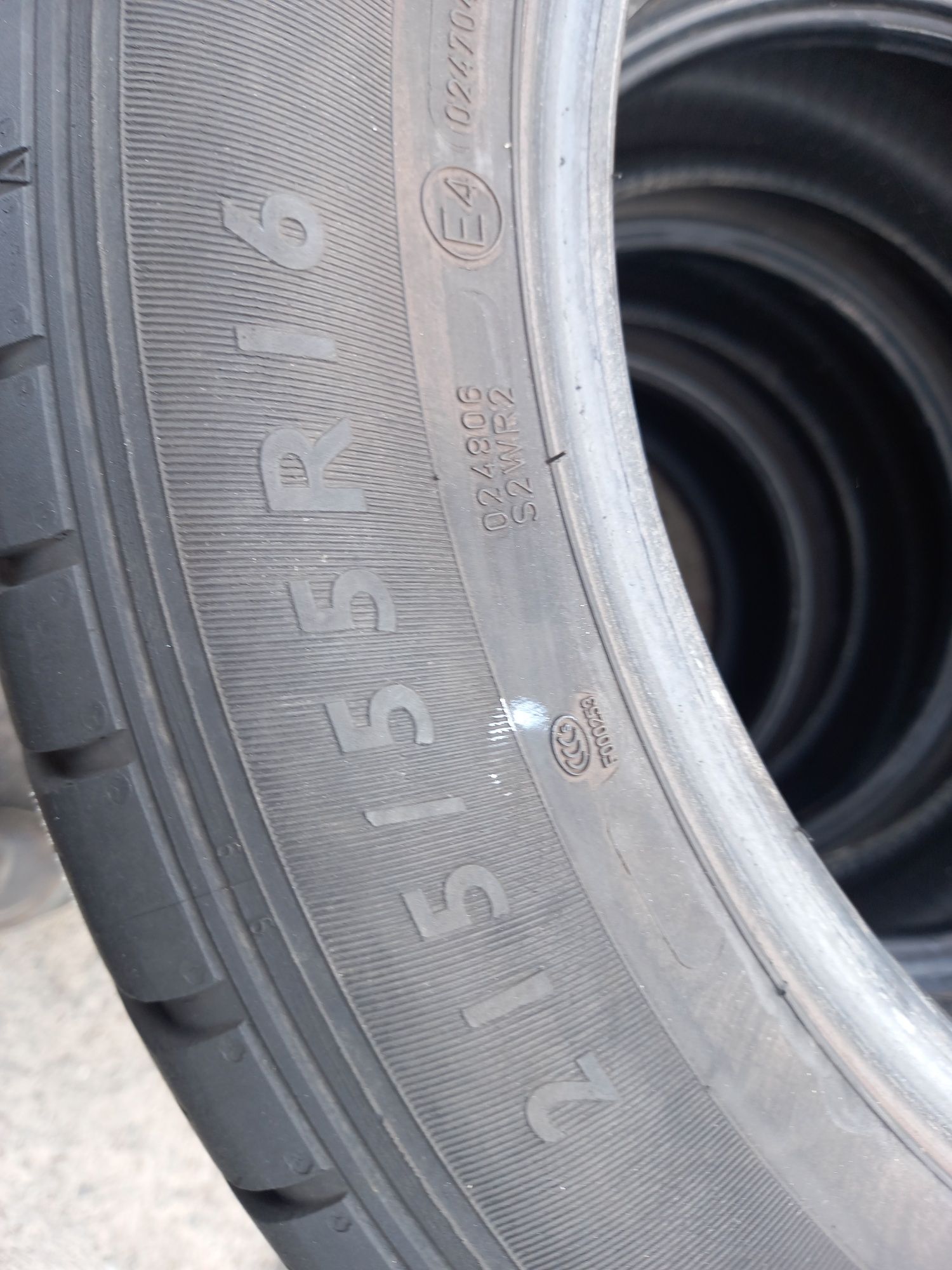 Opony używane 215/55/16 dunlop 4x6 mm