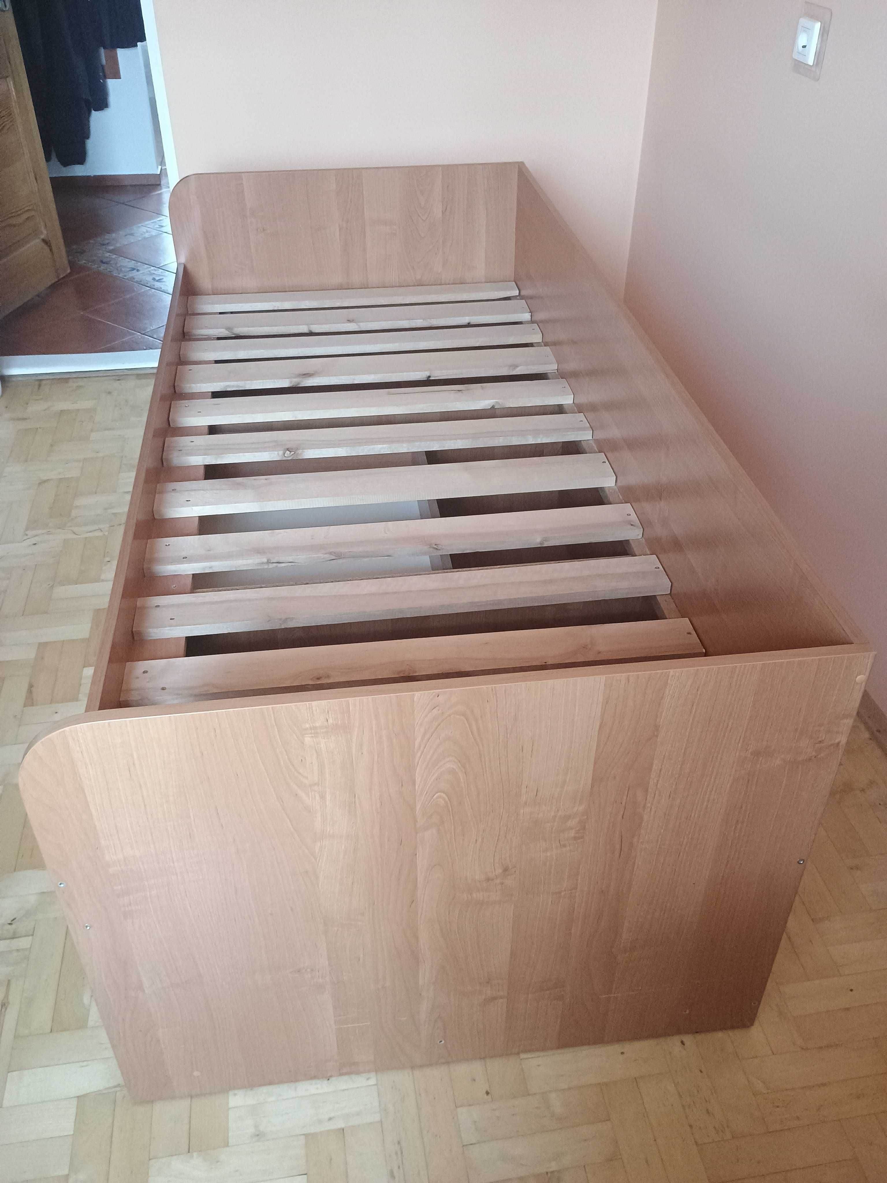 Łóżko pojedyncze