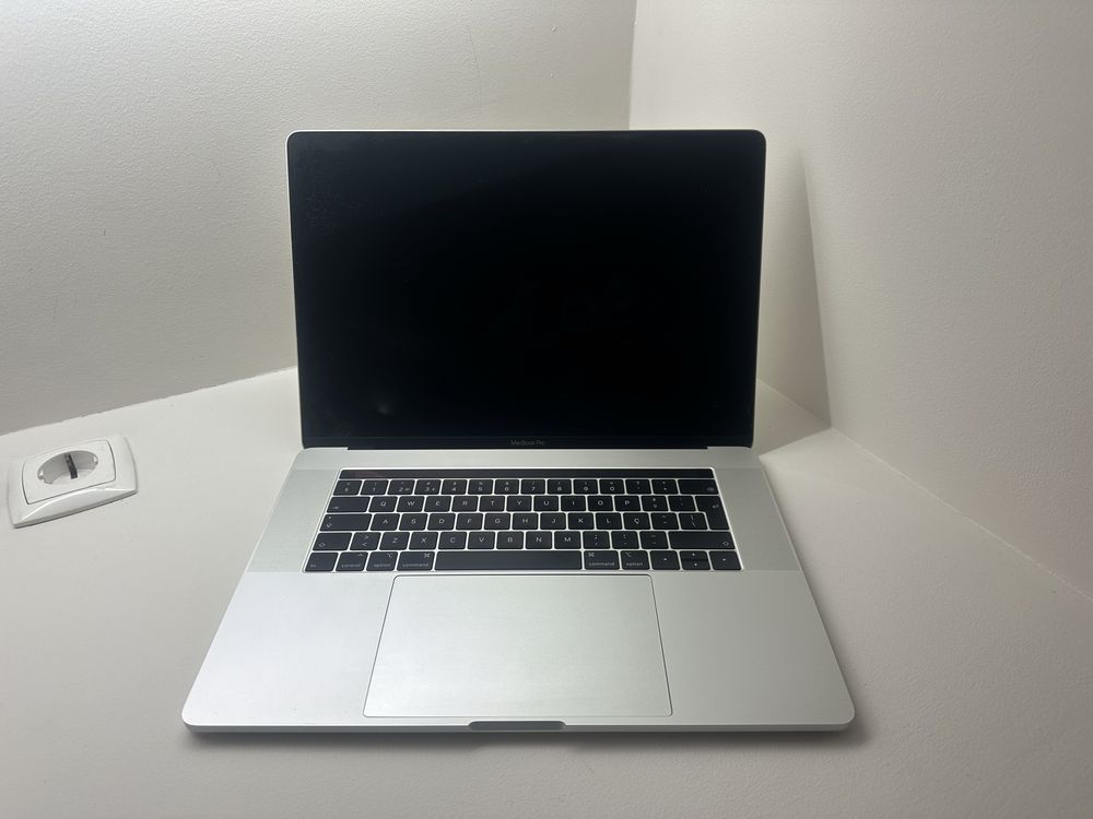 MacBook Pro 15,4 16G RAM