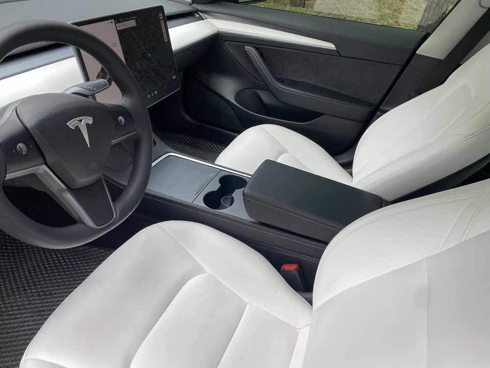 Tesla Model 3 рестайл на Ryzen