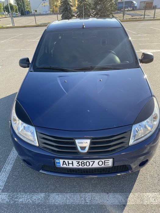 Автомобіль Dacia Sandero