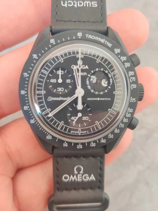 Zegarek SO33B700 Omega Swatch Snoopy – Magiczny Blask